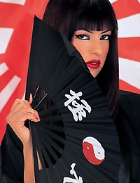 Brunette geisha